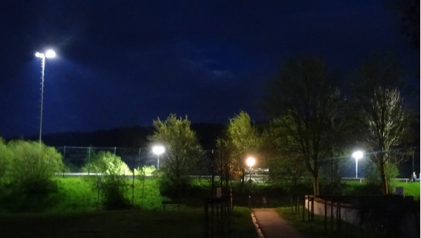 Neue LED-Flutlichtanlage